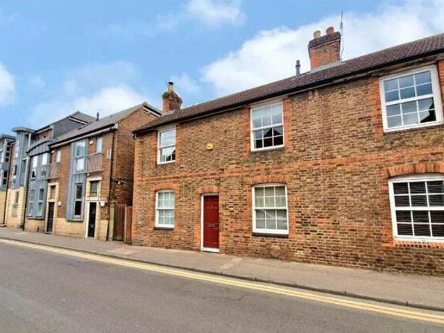 House for sale in Guildford Park, Guildford