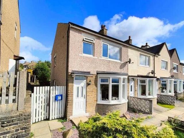 House for sale in Halifax, West Yorkshire
