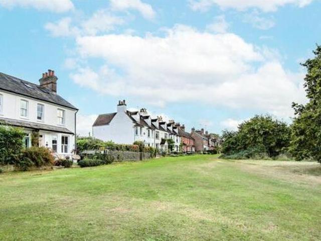 House for sale in Hatching Green, Five Acres