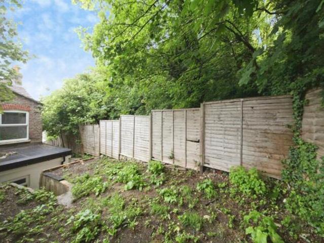 Cottage for sale in Spring Park, Luton