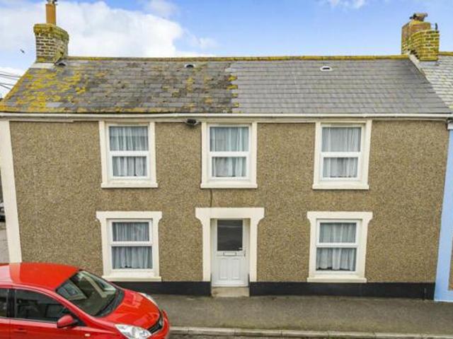 House for sale in Hayle, Cornwall
