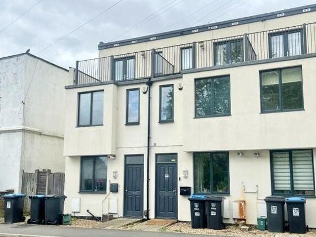 House for sale in Moorend, Pouchen End