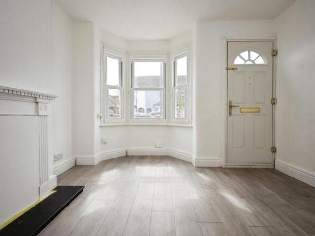 Cottage for sale in Queens Park, Bedford