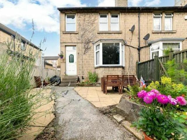 House for sale in Huddersfield, West Yorkshire