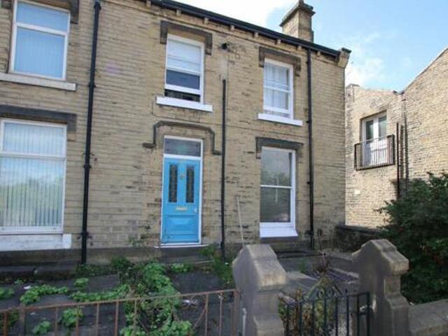 House for sale in Huddersfield, West Yorkshire