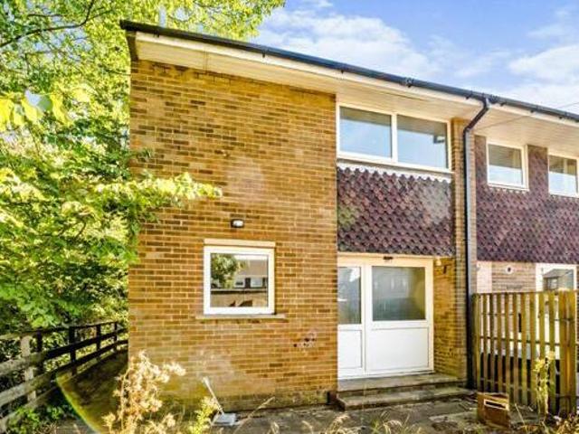 House for sale in Huddersfield, West Yorkshire