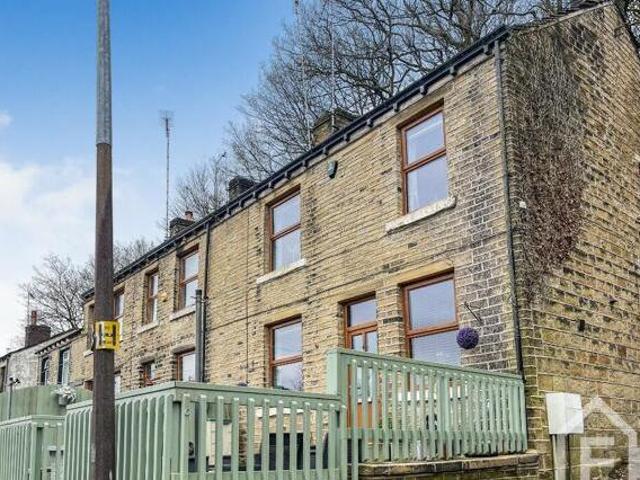House for sale in Huddersfield, West Yorkshire