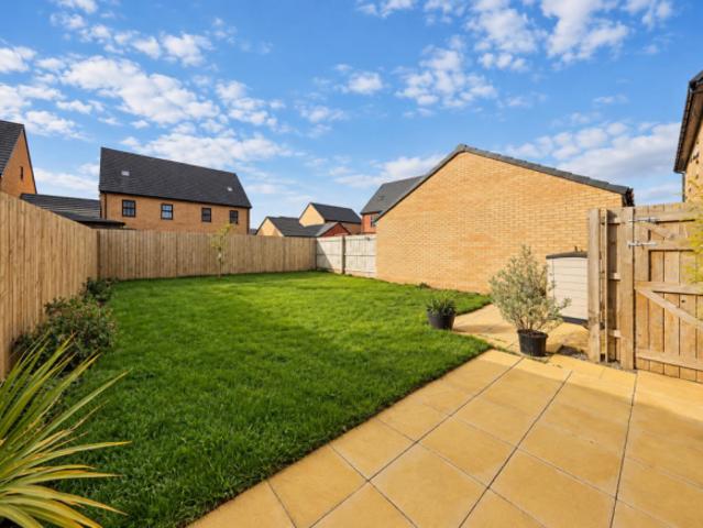 Cottage for sale in Marfleet, Hull