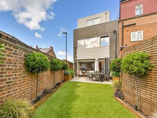 House for sale in Isleworth, Greater London