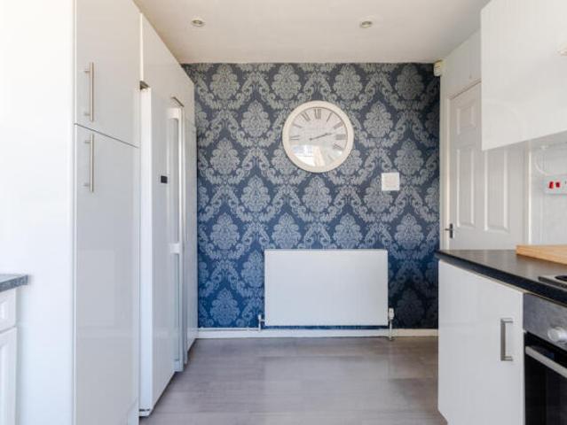 Cottage for sale in Kingswood