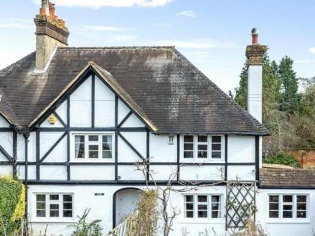 House for sale in Pachesham Park, Surrey