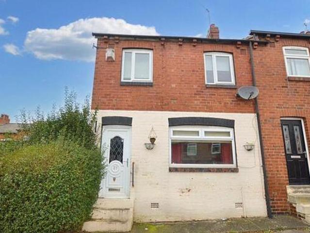 House for sale in East End Park, West Yorkshire