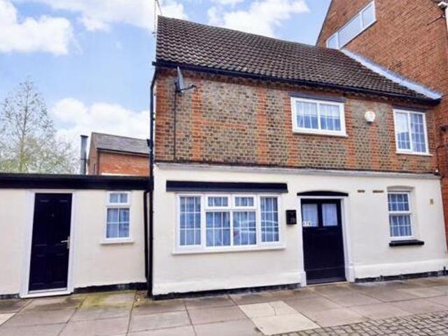 House for sale in Leighton-Linslade, Leighton Buzzard