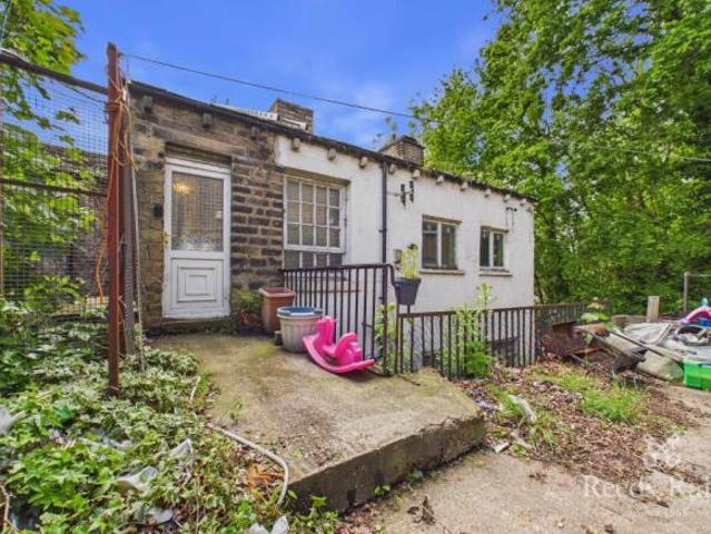 Cottage for sale in Huddersfield, West Yorkshire