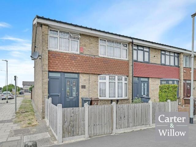 Terraced House for sale in Dagenham