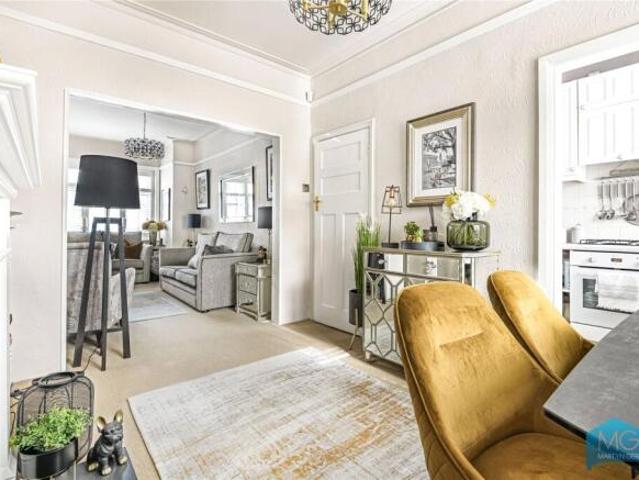 Cottage for sale in Cat Hill