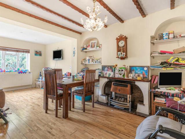 Cottage for sale in Cat Hill