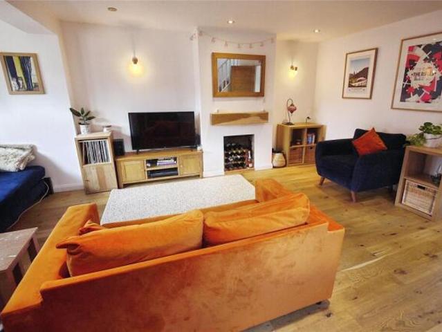 Cottage for sale in Navestock Side