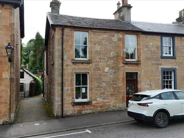 Cottage for sale in Eaglesham, Scotland