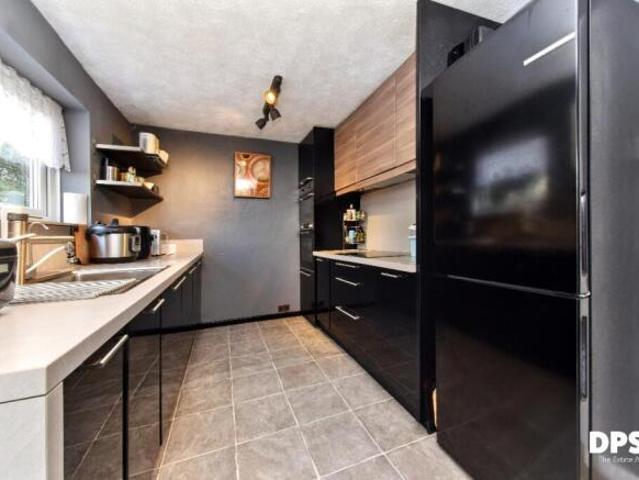 Cottage for sale in Gildersome, Leeds