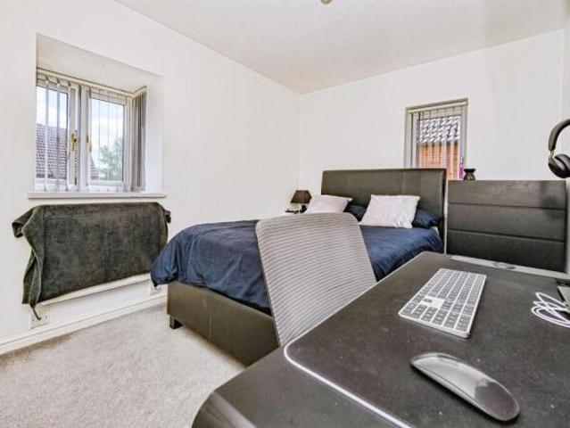 Cottage for sale in Spring Park, Luton