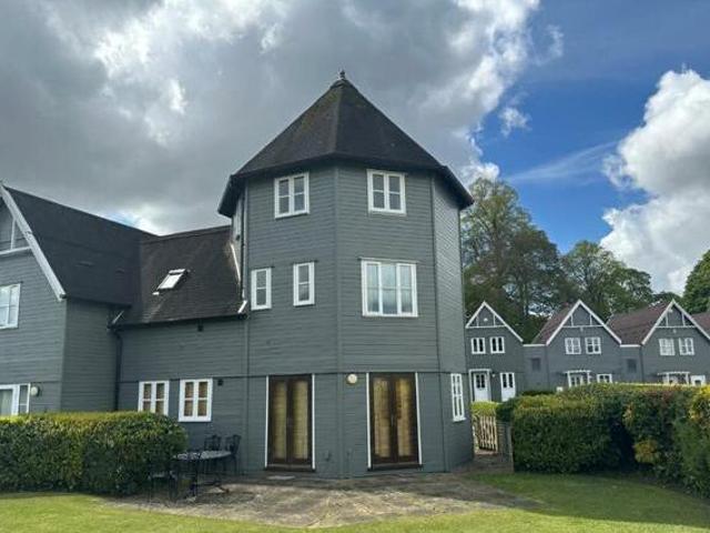 House for sale in Northampton, Northamptonshire