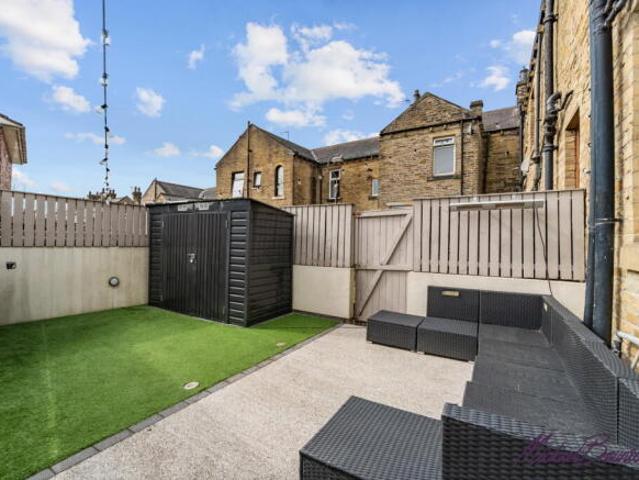 Cottage for sale in Low Moor, West Yorkshire