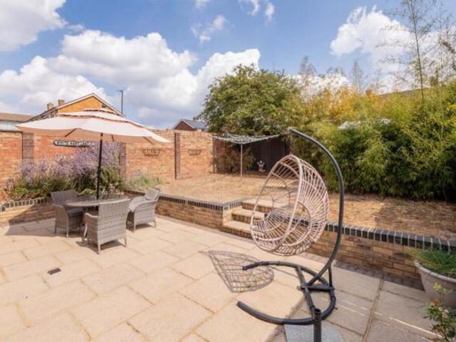 Cottage for sale in Britwell, Slough