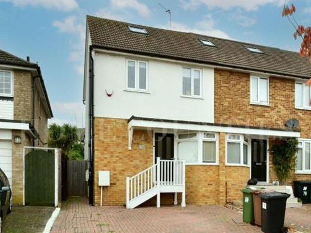 House for sale in Oakmere, Potters Bar