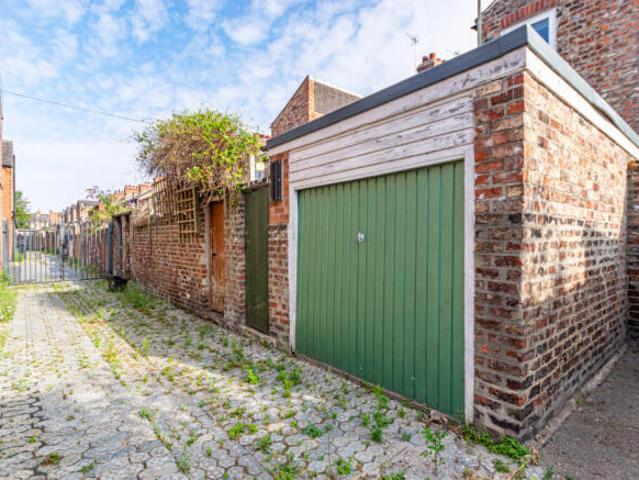 Cottage for sale in York