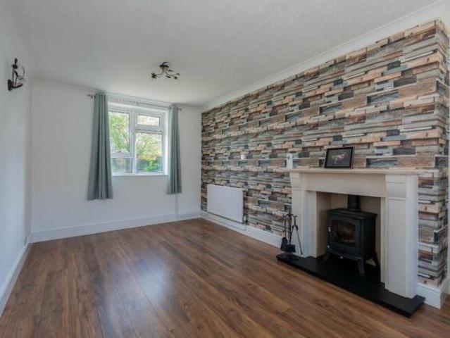 Cottage for sale in Britwell, Slough