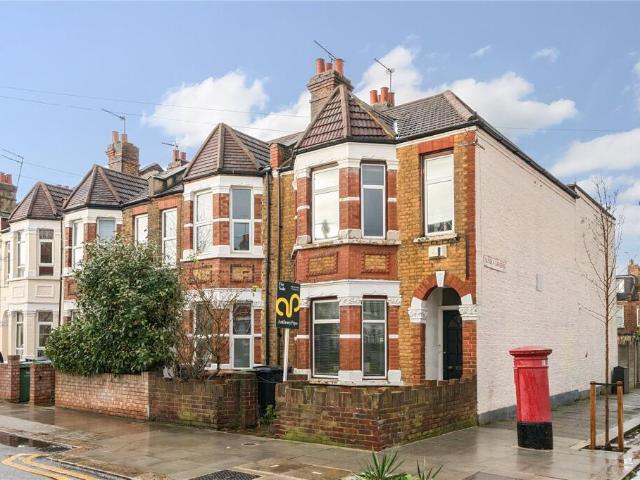 Terraced House for sale in Harringay