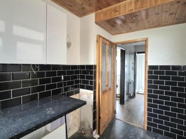 Cottage for sale in Spring Park, Luton