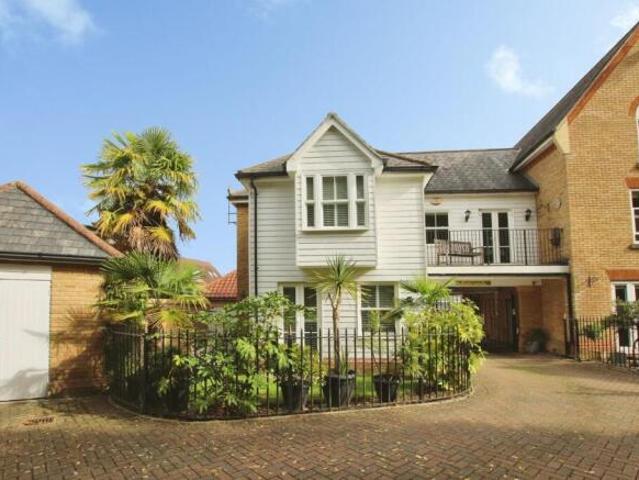 Cottage for sale in Brentwood, Essex