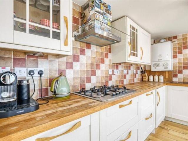 Cottage for sale in Cat Hill