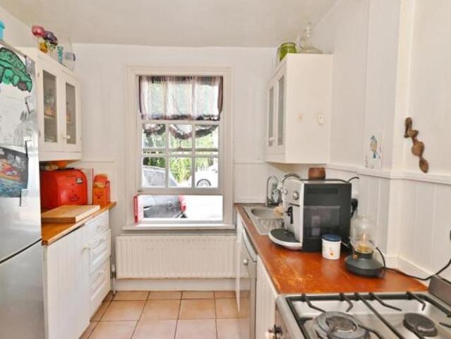 Cottage for sale in Twickenham, Greater London