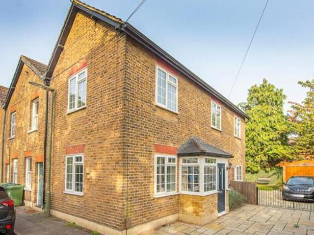 House for sale in Shepperton, Spelthorne