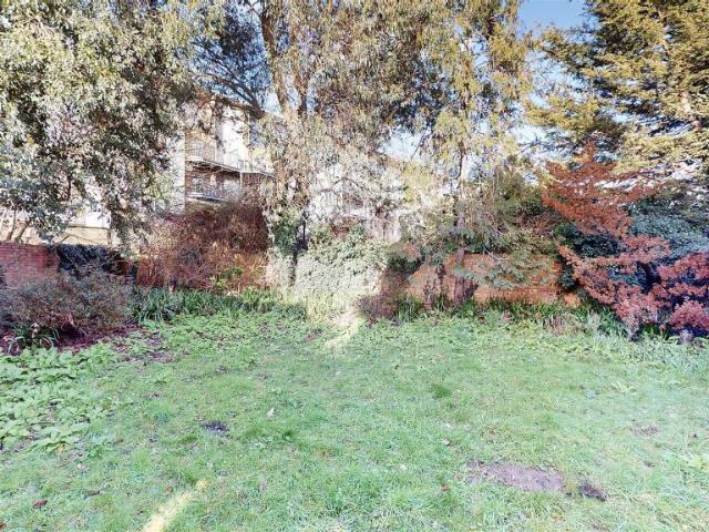 Cottage for sale in Isleworth, Greater London