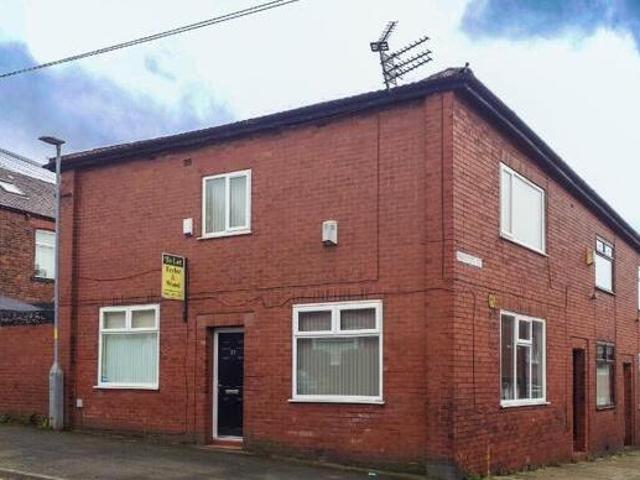 House for sale in Ashton-under-Lyne, Tameside