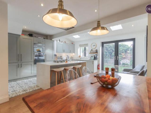 Cottage for sale in North Watford, Watford