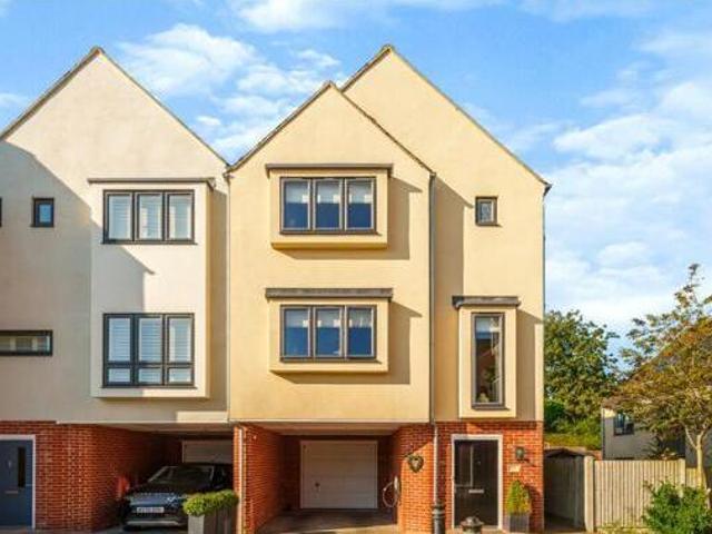 House for sale in Chelmondiston, Suffolk