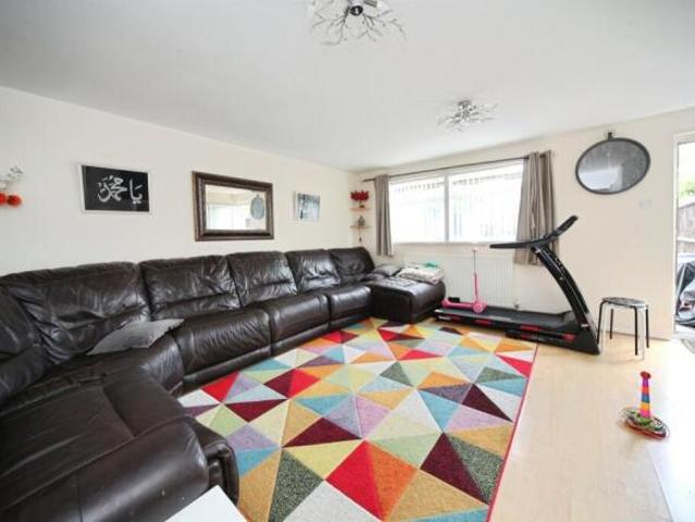 Cottage for sale in Luton