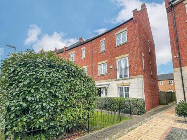 House for sale in Kettlebrook, Staffordshire