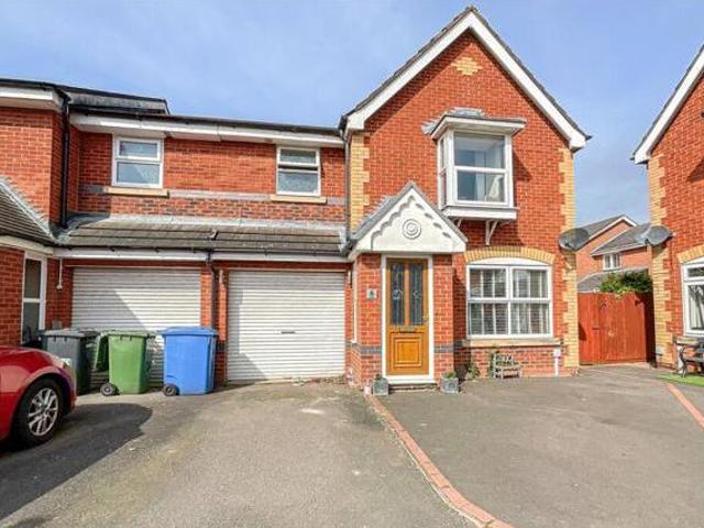 House for sale in Kettlebrook