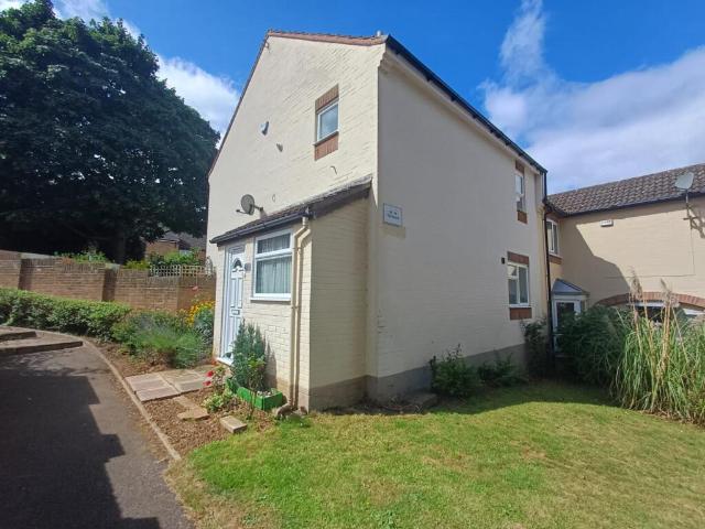 Terraced House for sale in Southfields