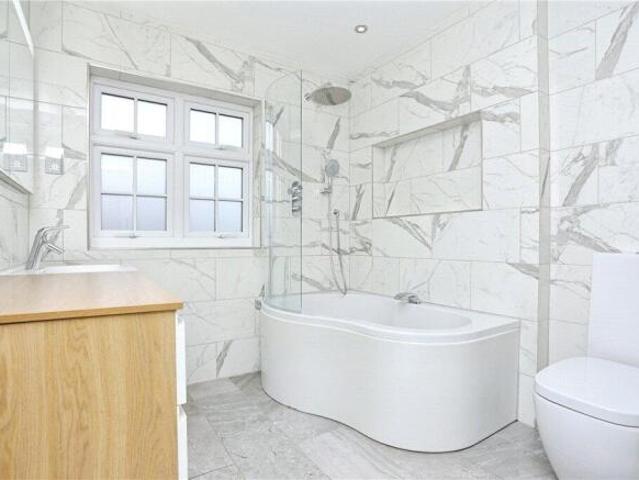 Cottage for sale in Cat Hill