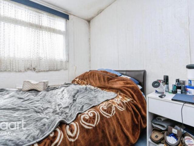 Cottage for sale in Spring Park, Luton