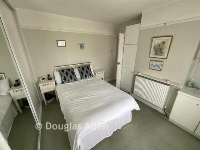 Cottage for sale in Navestock Side