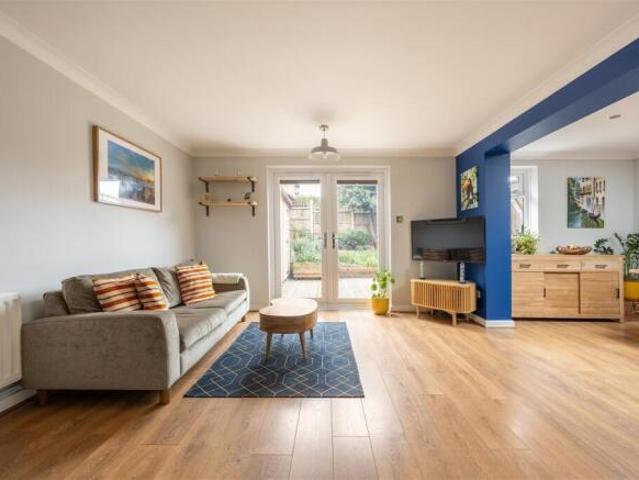 Cottage for sale in Chingford, Greater London