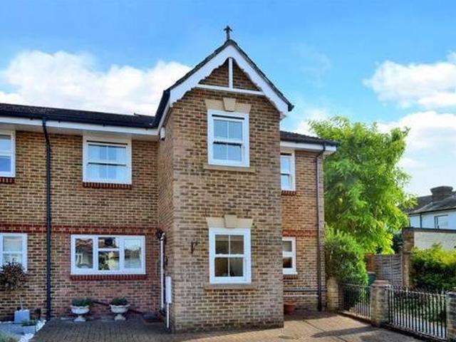House for rent in Surrey